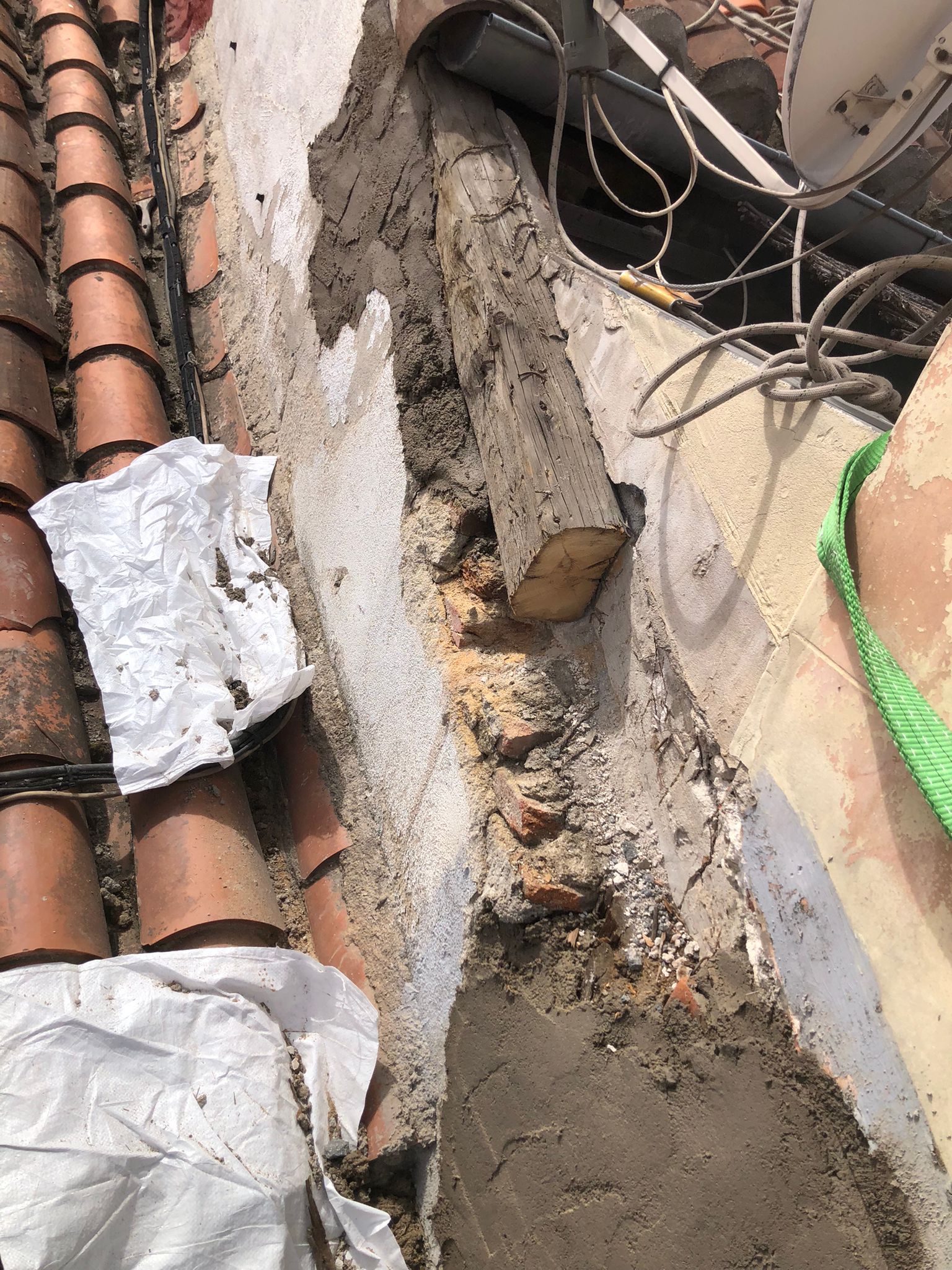 Fachada con daños